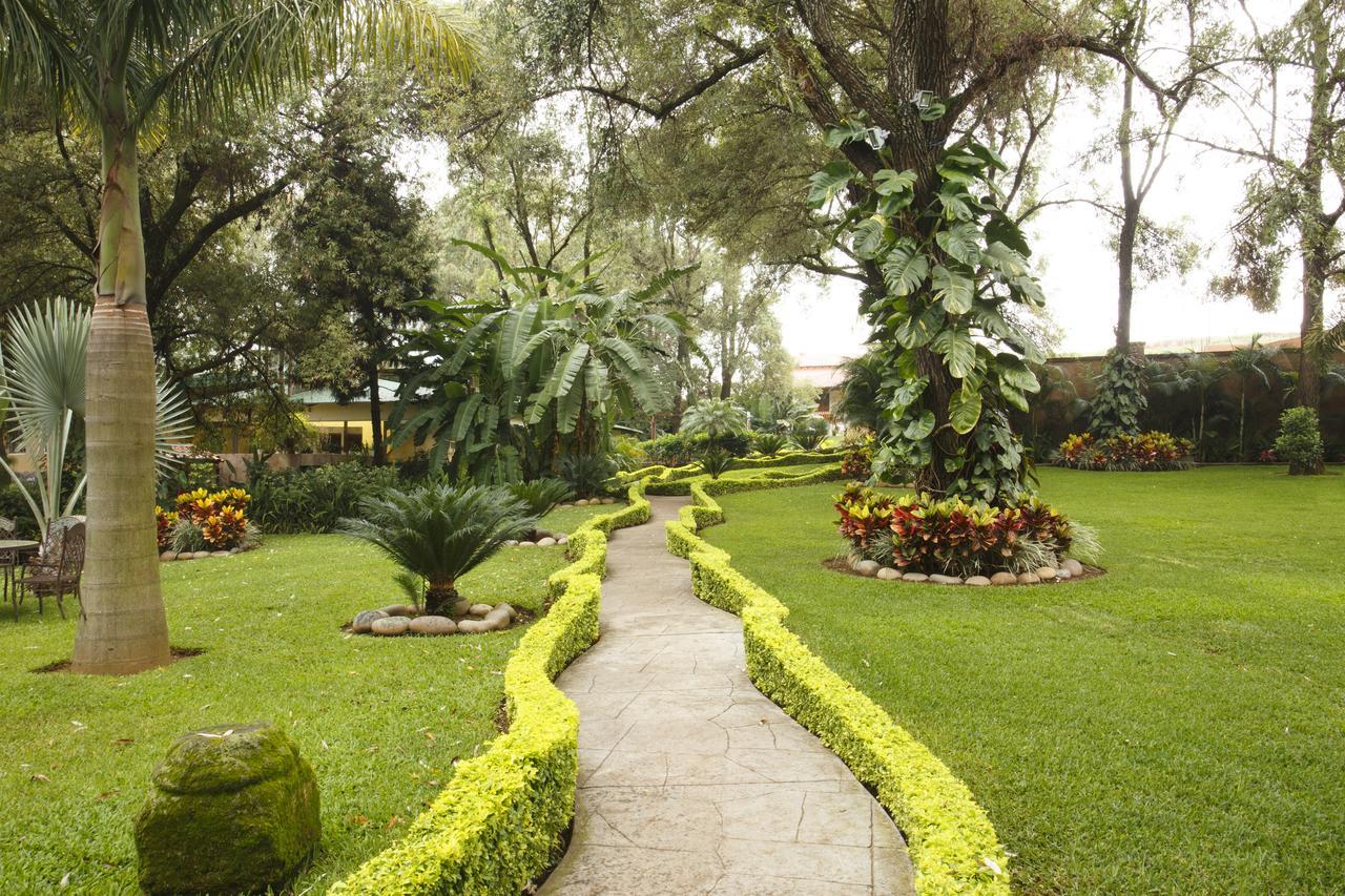 Отель Quinta Sauz Такамбаро-де-Кодальос Экстерьер фото
